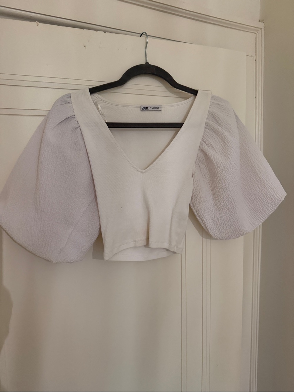 Zara Cream V-Neck Puff-Sleeve Crop Top
